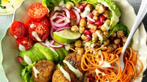 Vegane Leftover Bowl mit Falafel