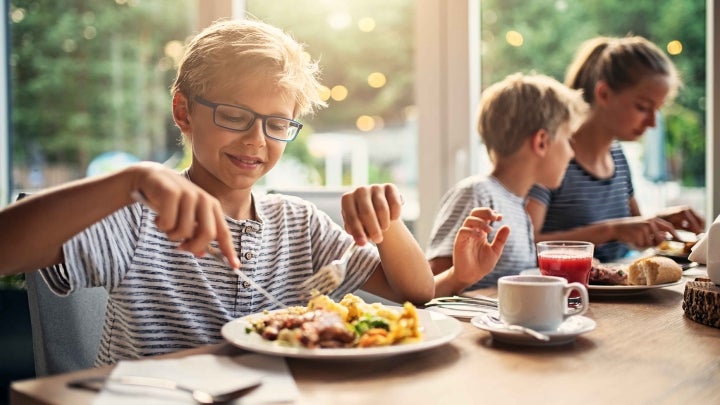 Kinder am Essen