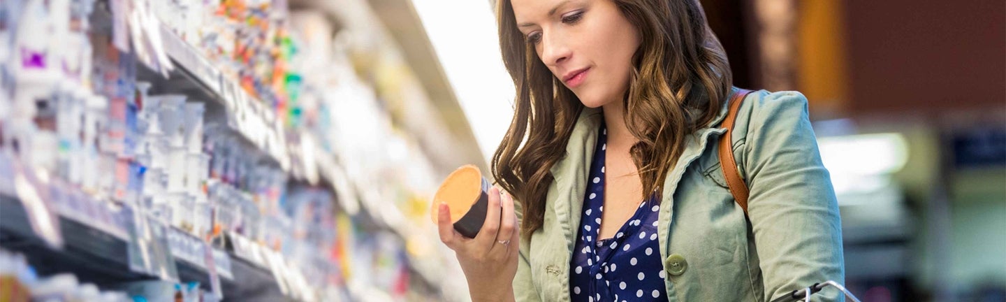 Vegane Produkte im Supermarkt kaufen