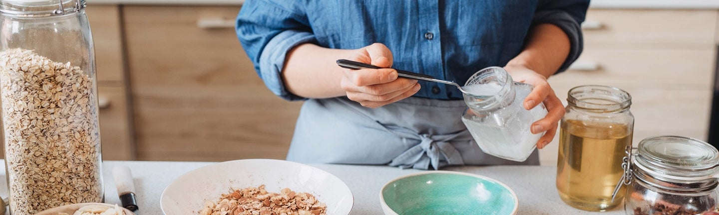 kokosöl_löffel_müsli